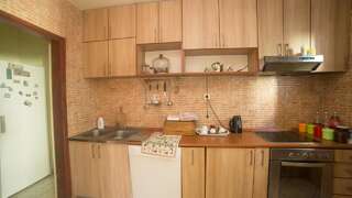 Хостелы Honey House Hostel Вирпазар Трехместный номер-13