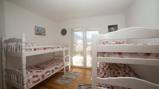 Хостелы Honey House Hostel Вирпазар-15