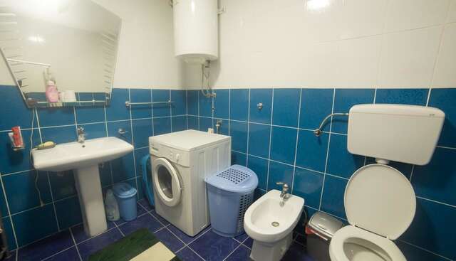 Хостелы Honey House Hostel Вирпазар-20