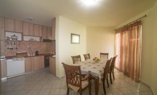 Хостелы Honey House Hostel Вирпазар-38